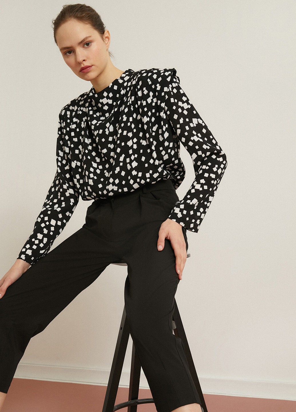 Чёрная блуза KOTON