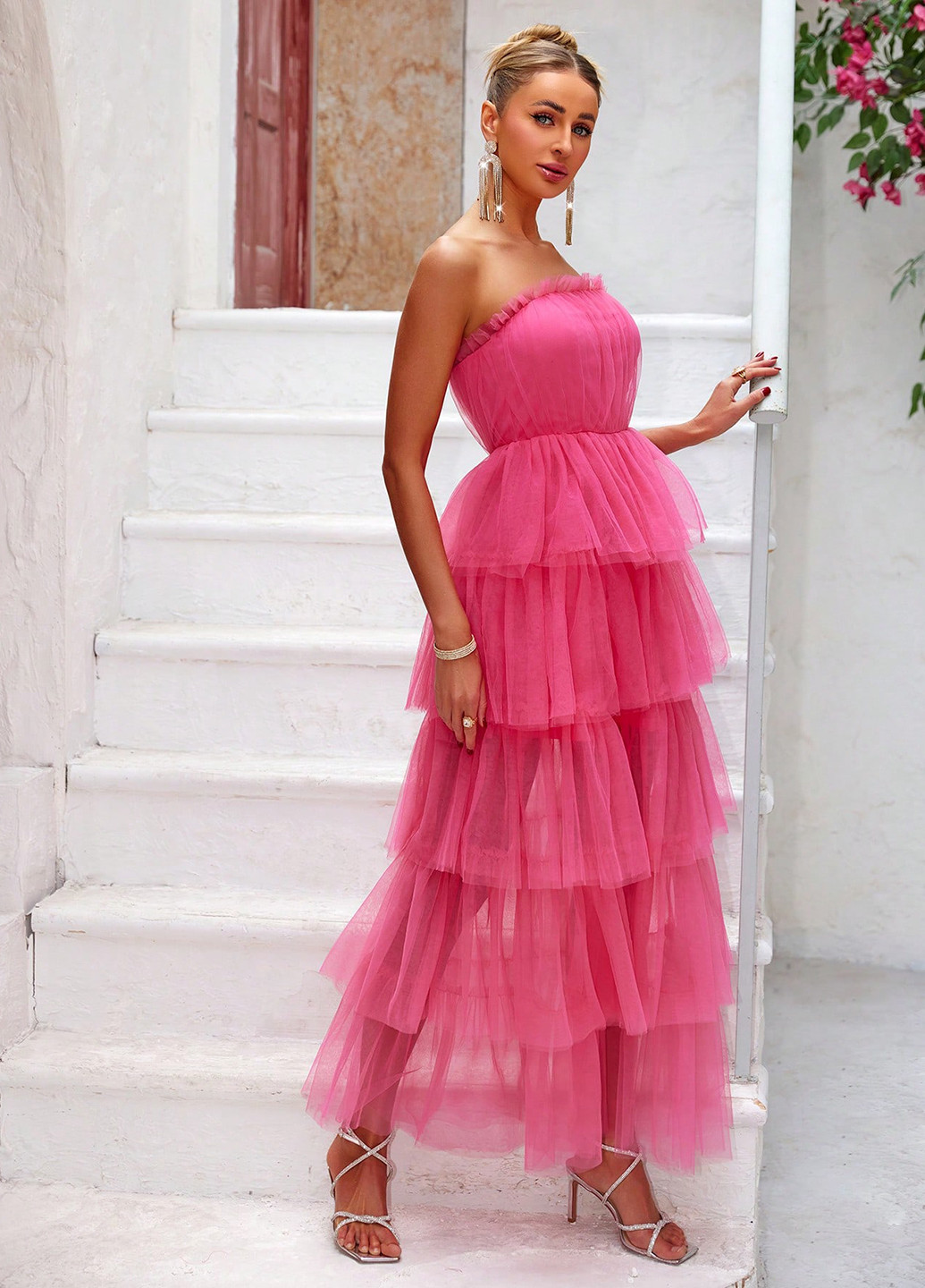 Розовое коктейльное платье с открытыми плечами SHEIN однотонное