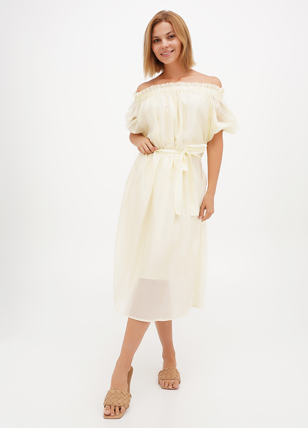 Світло-бежева кежуал сукня з відкритими плечима My Star однотонна