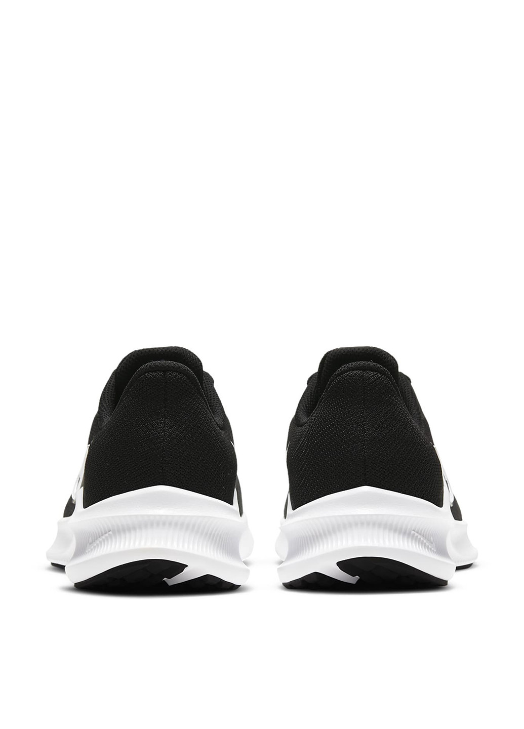 Черные всесезонные кроссовки Nike