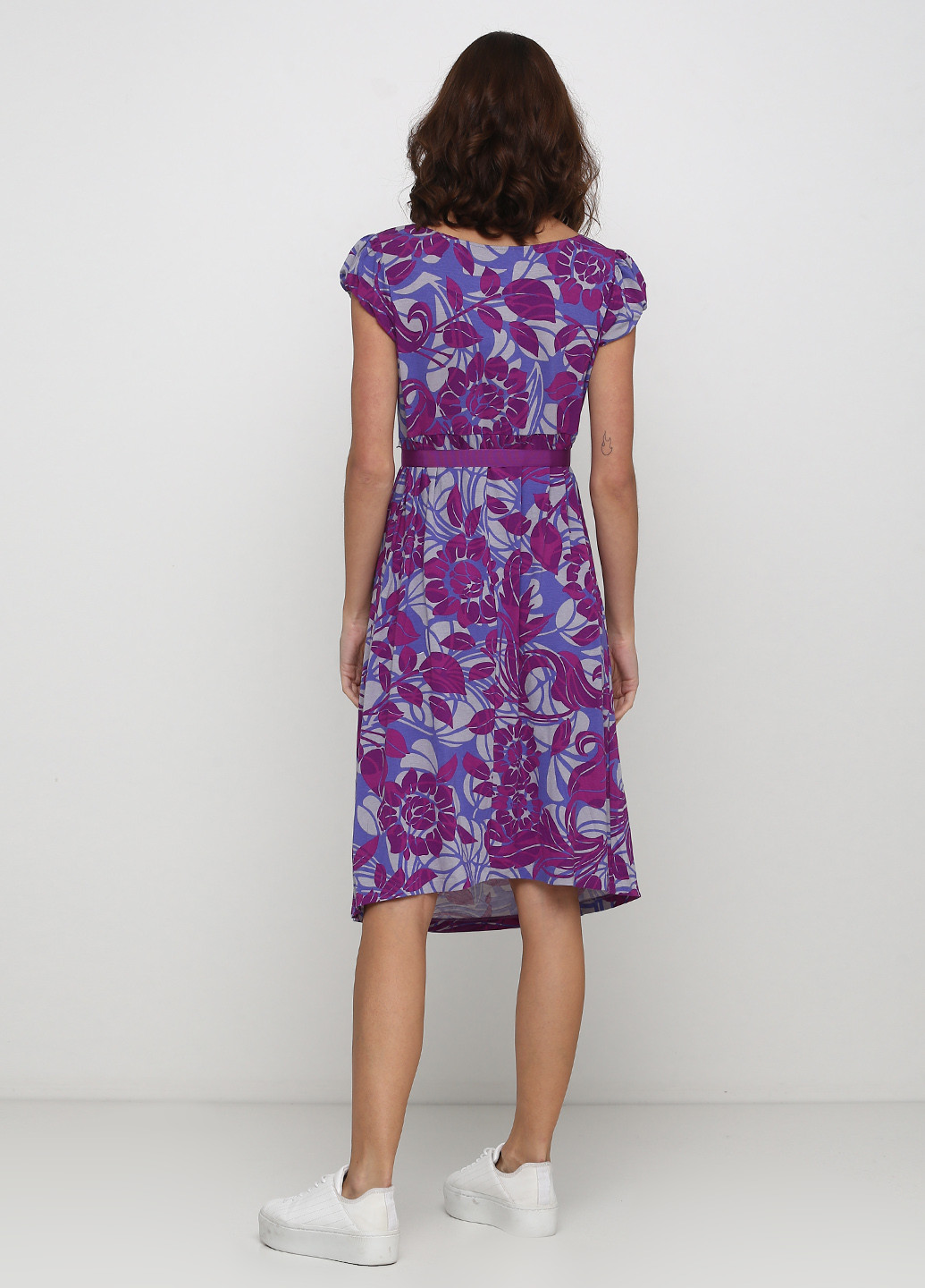 Фуксиновое (цвета Фуксия) кэжуал платье клеш United Colors of Benetton с абстрактным узором