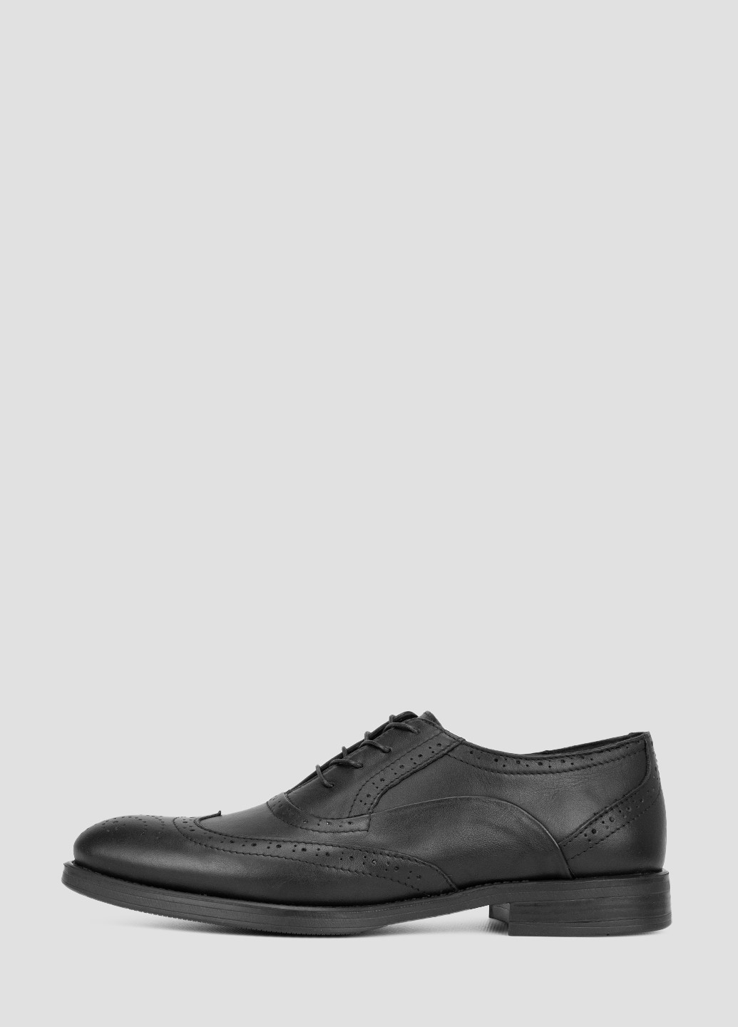 Черные классические туфли Lioneli на шнурках