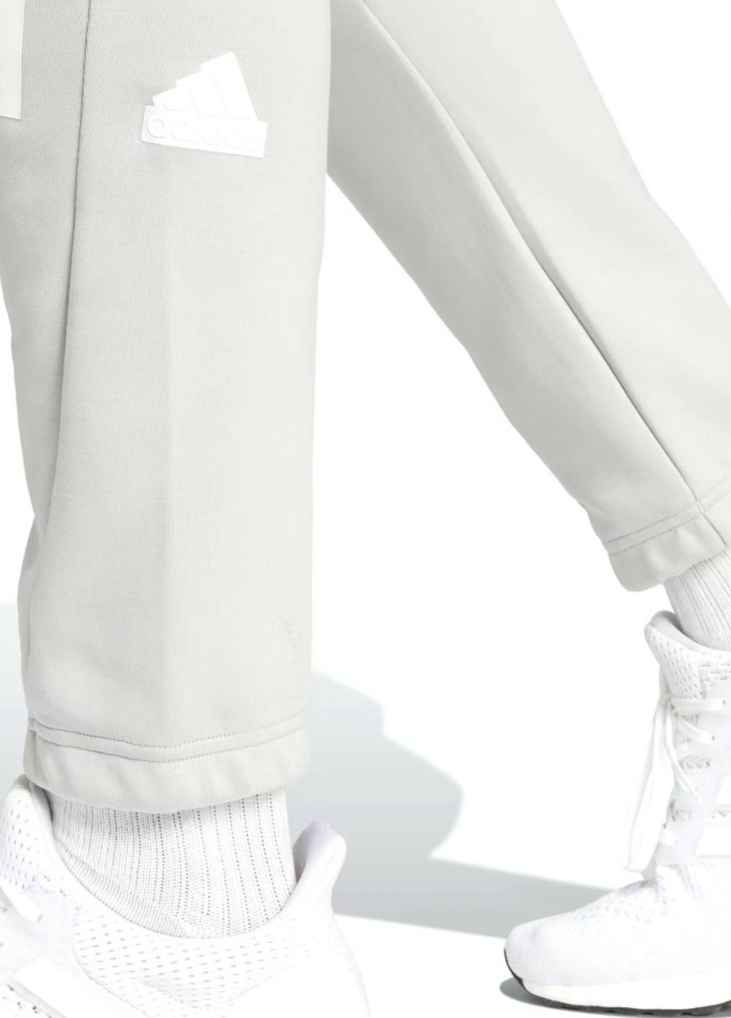 Серые спортивные демисезонные зауженные брюки adidas