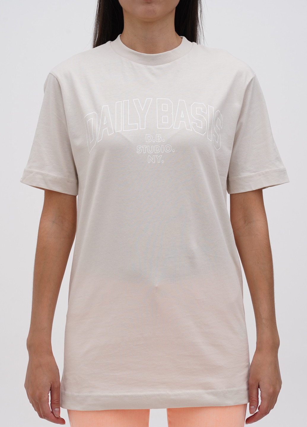 Светло-бежевая летняя футболка Daily Basis Studios