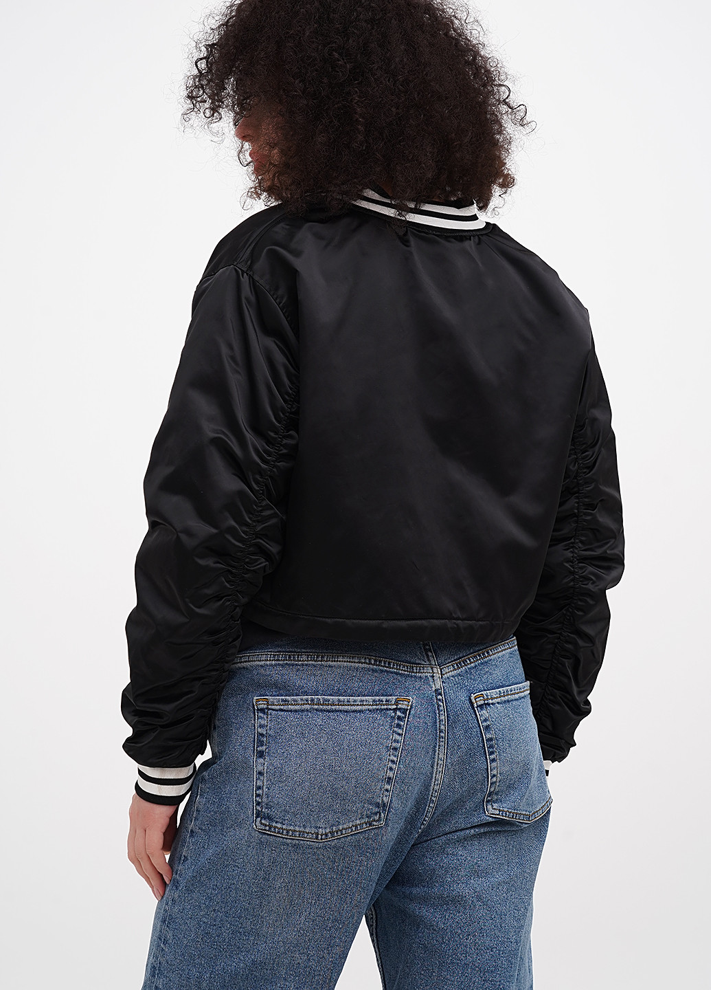 Чорна демісезонна куртка House