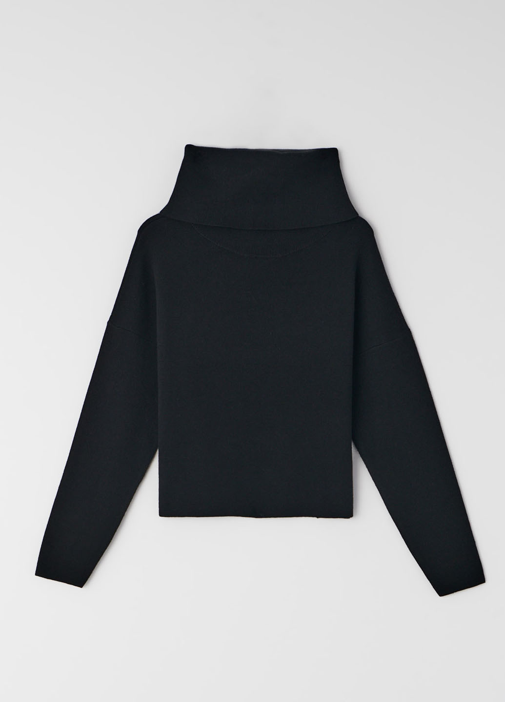 Черный демисезонный свитер Mohito