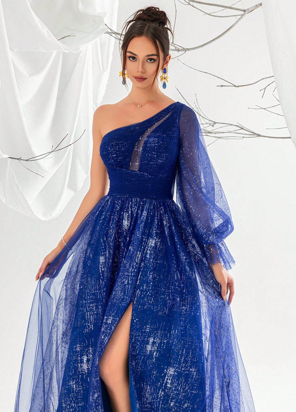 Синее праздничный, вечернее платье на одно плечо SHEIN однотонное