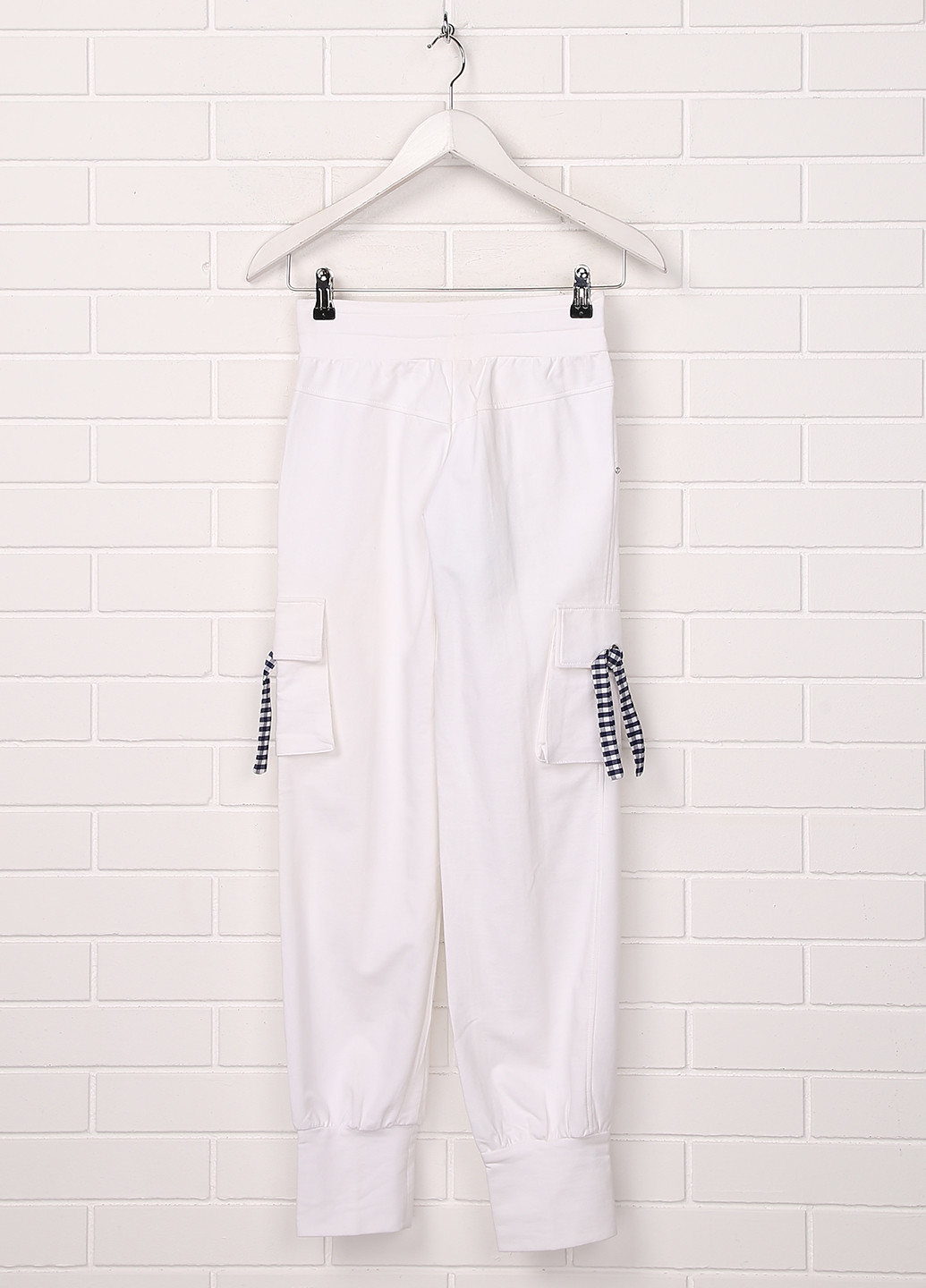Белые кэжуал летние зауженные брюки Laura Biagiotti