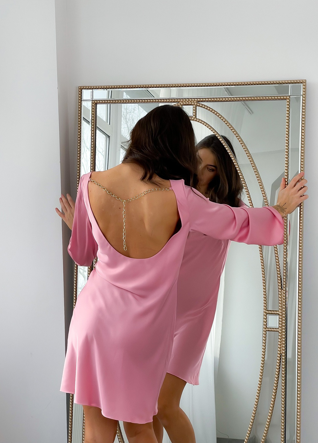 Розовое кэжуал платье с открытой спиной Тю-Тю! однотонное