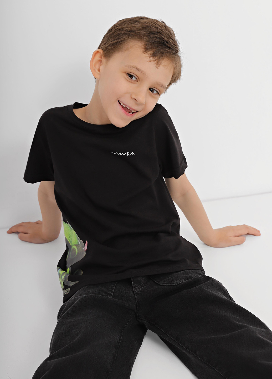 Чорна літня футболка INTERTOP