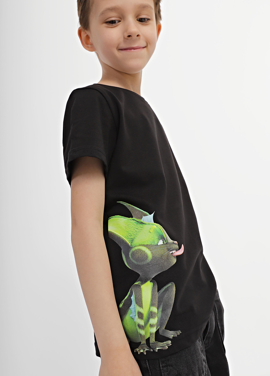 Чорна літня футболка INTERTOP