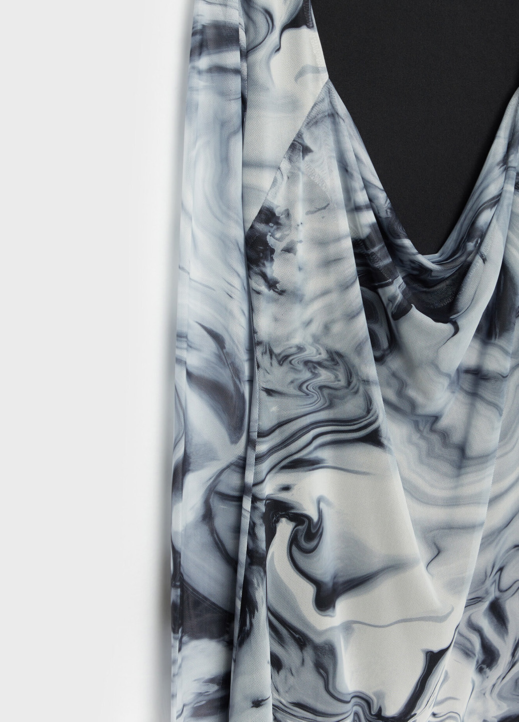 Серое кэжуал платье Stradivarius с абстрактным узором