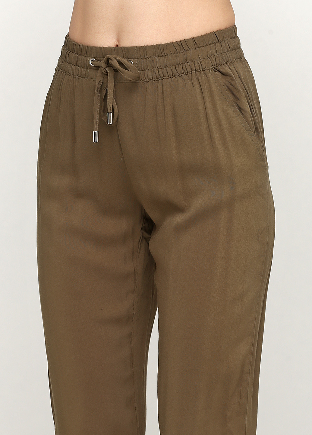Хаки кэжуал летние зауженные брюки Terranova