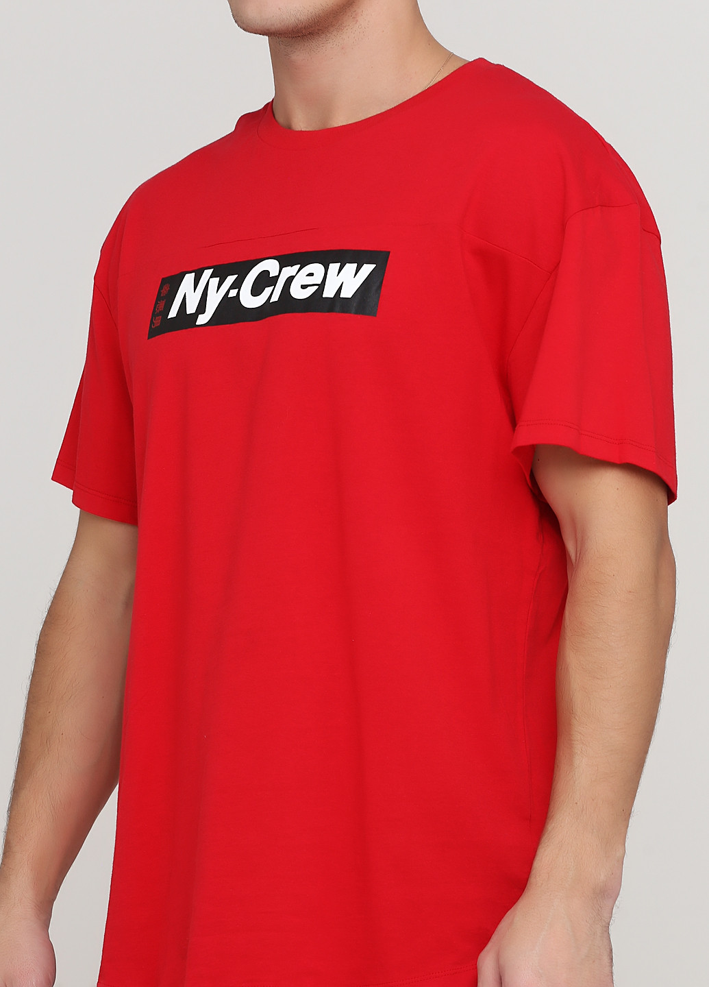 Красная футболка Terranova