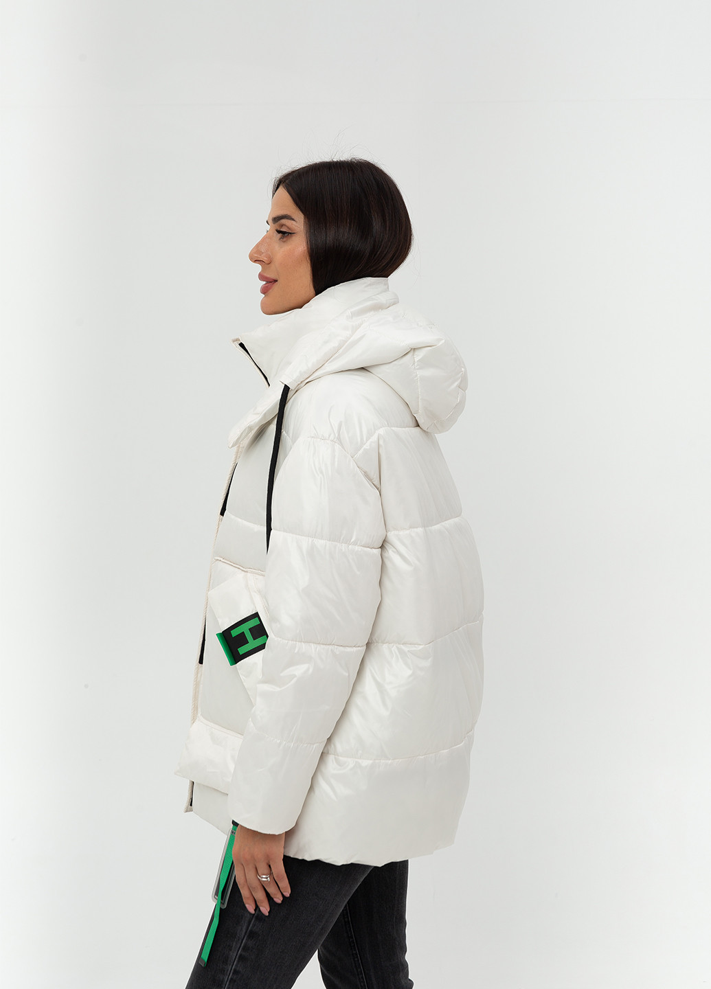 Молочна зимня куртка Icon