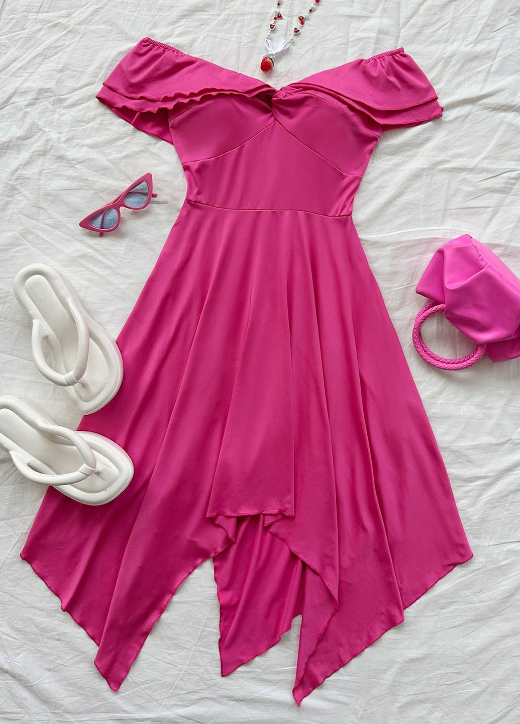 Малиновое коктейльное, кэжуал платье в стиле ампир, с открытыми плечами SHEIN однотонное