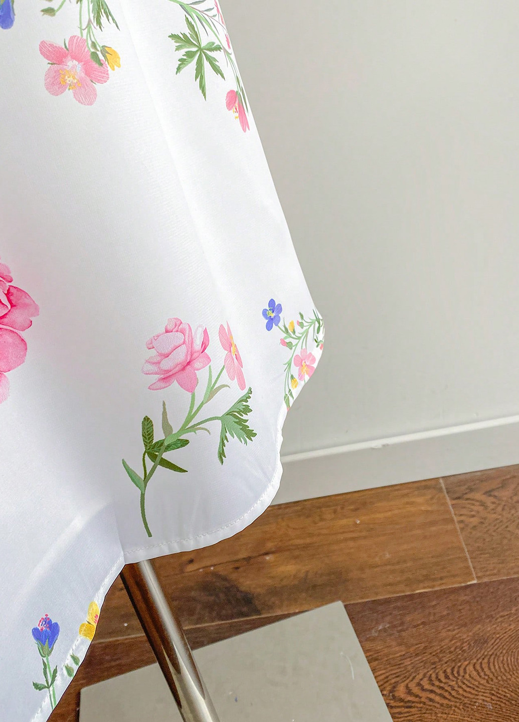 Белое кэжуал платье а-силуэт SHEIN с цветочным принтом