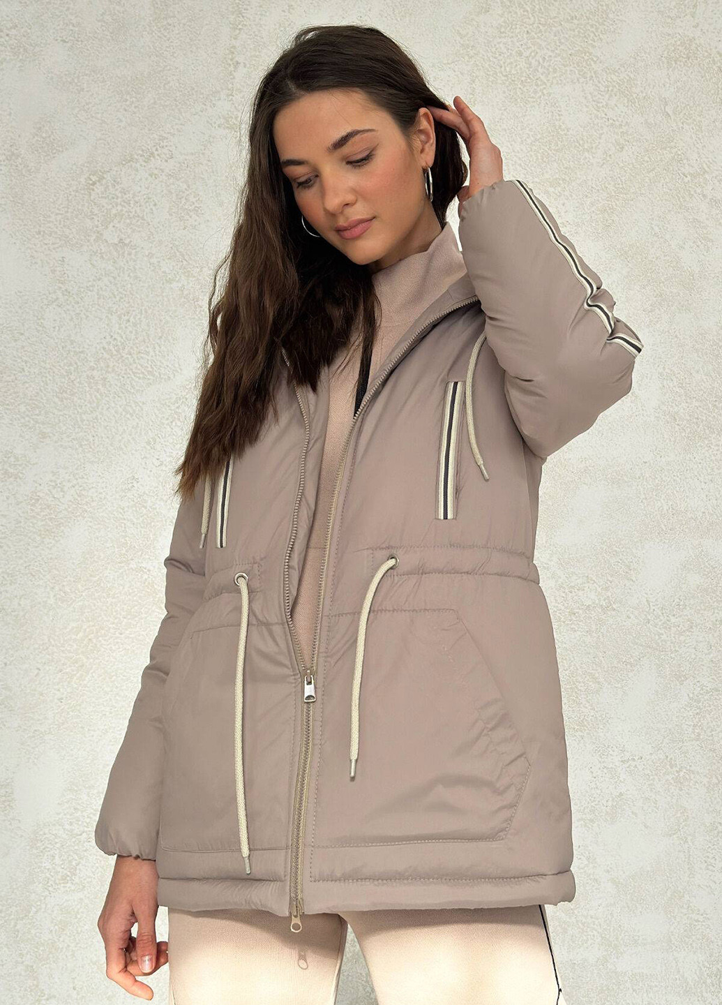 Бежева демісезонна куртка No Brand