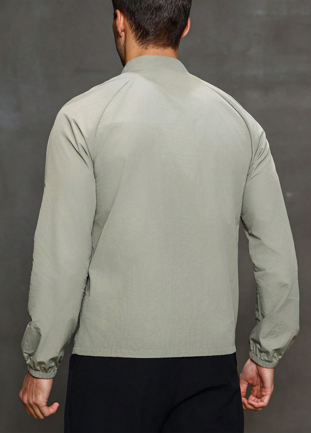 Сіра демісезонна вітровка SHEIN