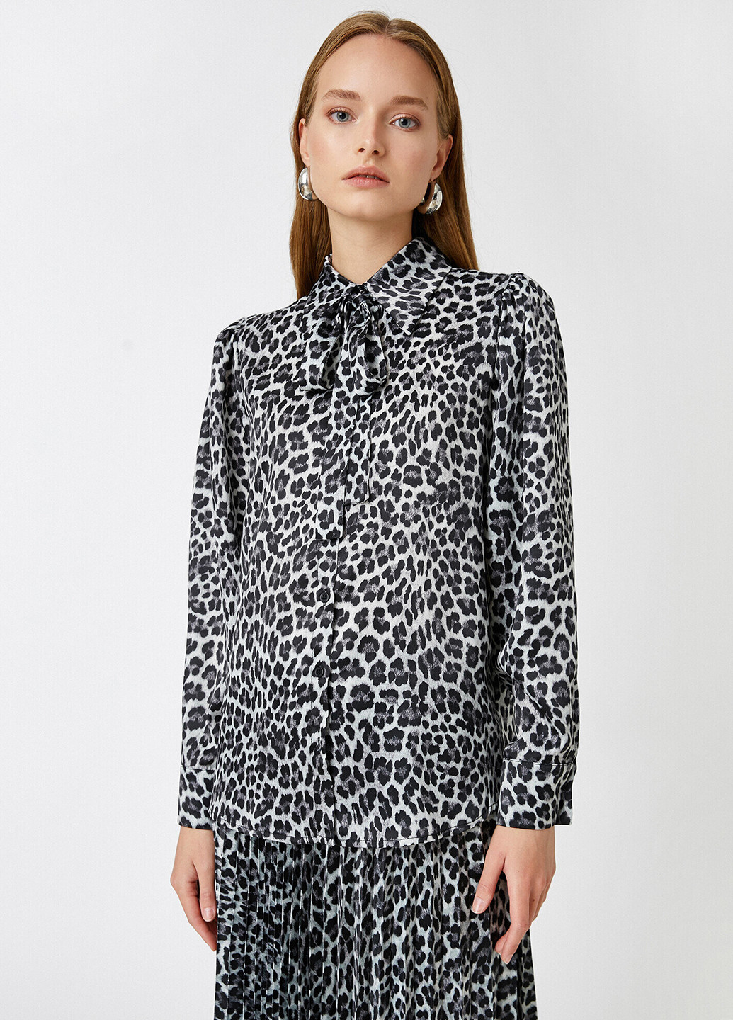 Черно-белая классическая рубашка леопардовый KOTON
