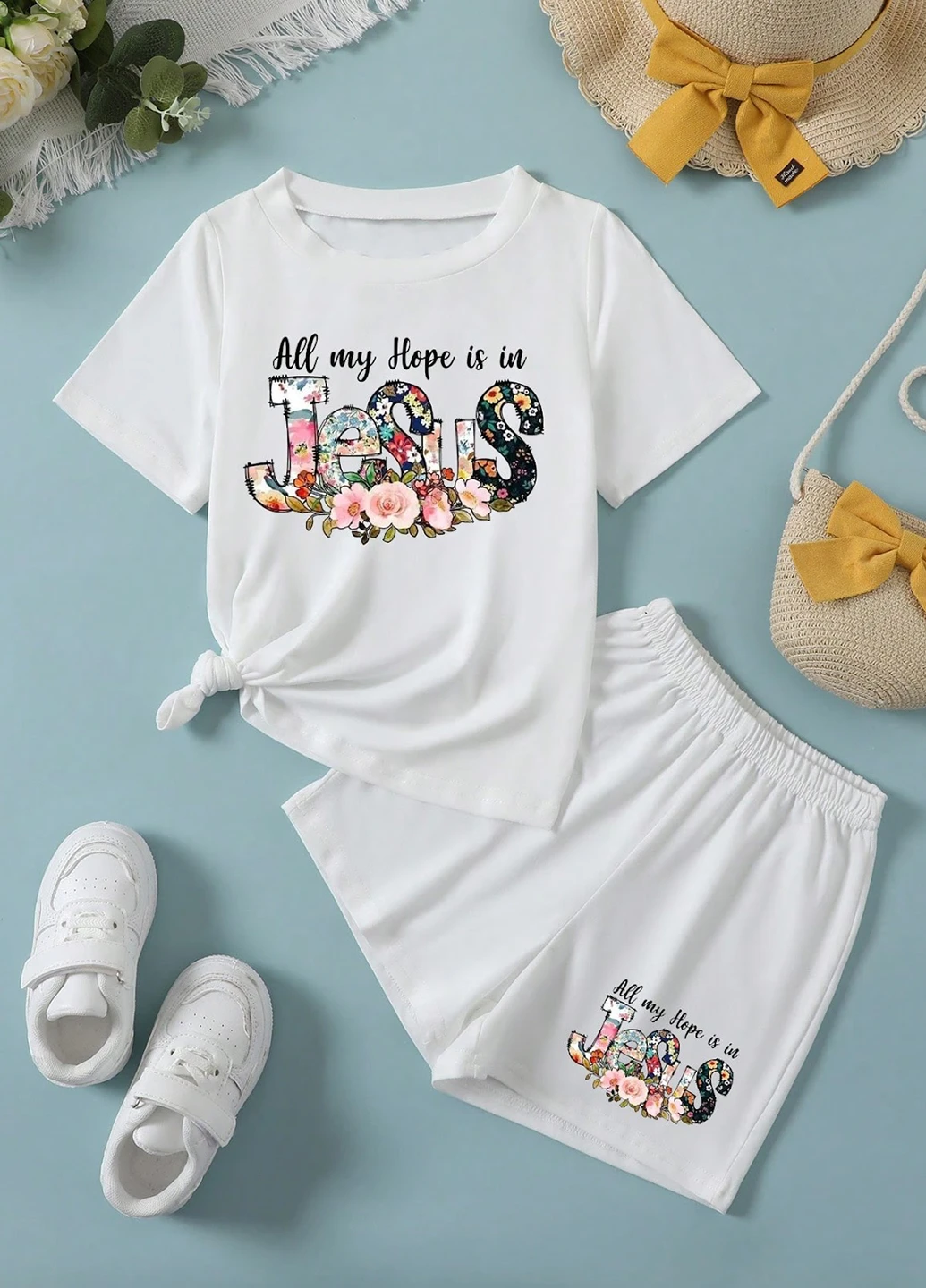 Белый летний костюм (футболка, шорты) SHEIN