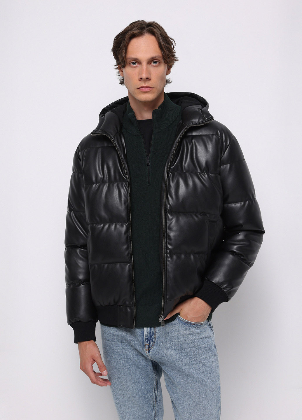 Черная демисезонная куртка Colin's