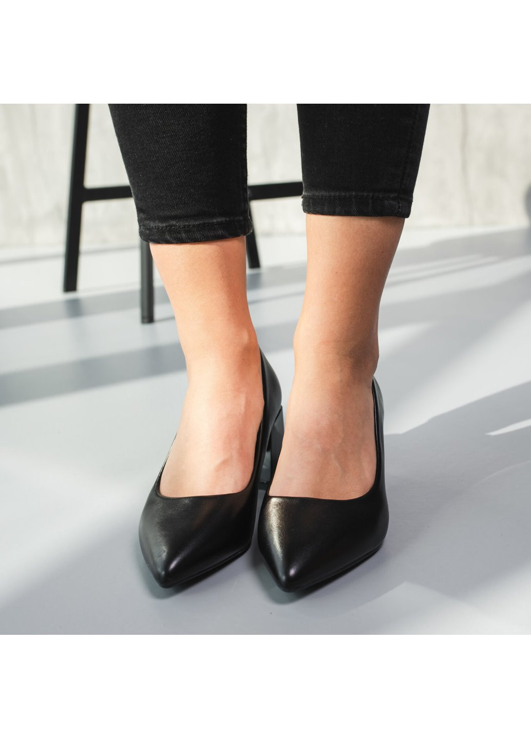 Туфлі жіночі Ivery 3744 36 23,5 см Чорний Fashion (254442320)