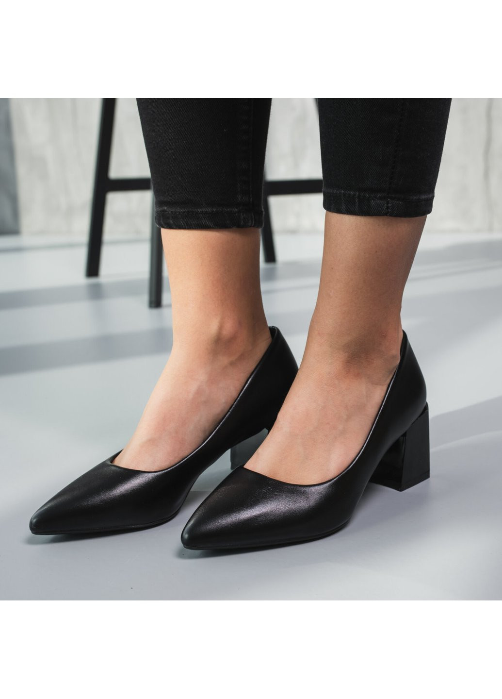 Туфлі жіночі Ivery 3744 36 23,5 см Чорний Fashion (254442320)