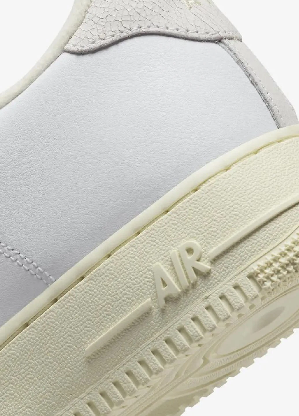 Білі кеди dc8894-100 Nike Air Force 1 Low Pale