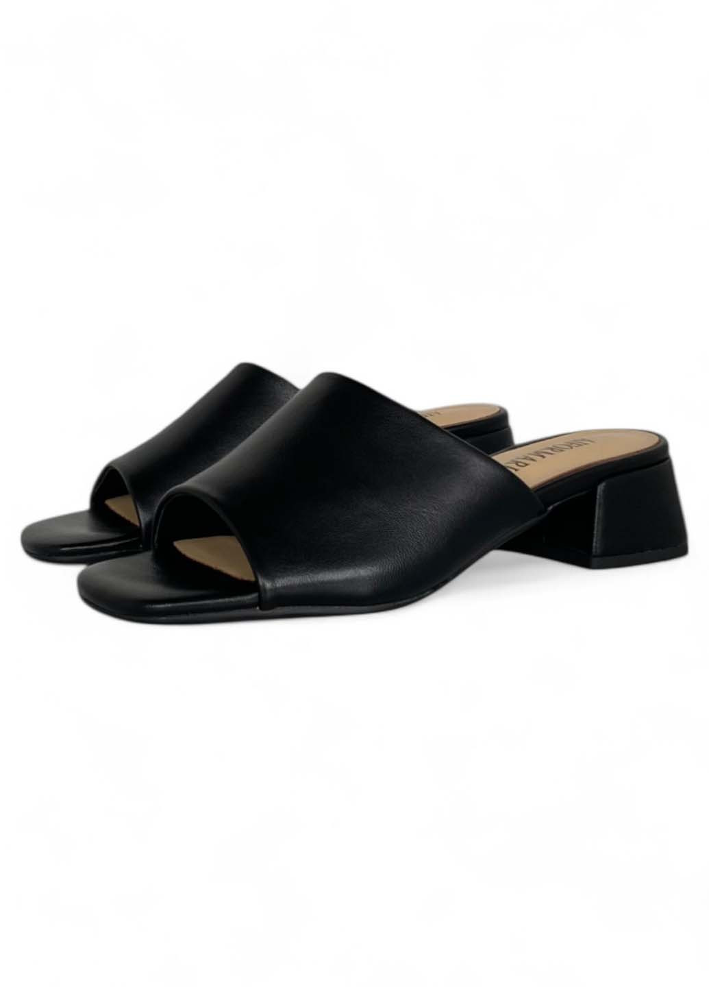 Черные шлепанцы Aiformaria