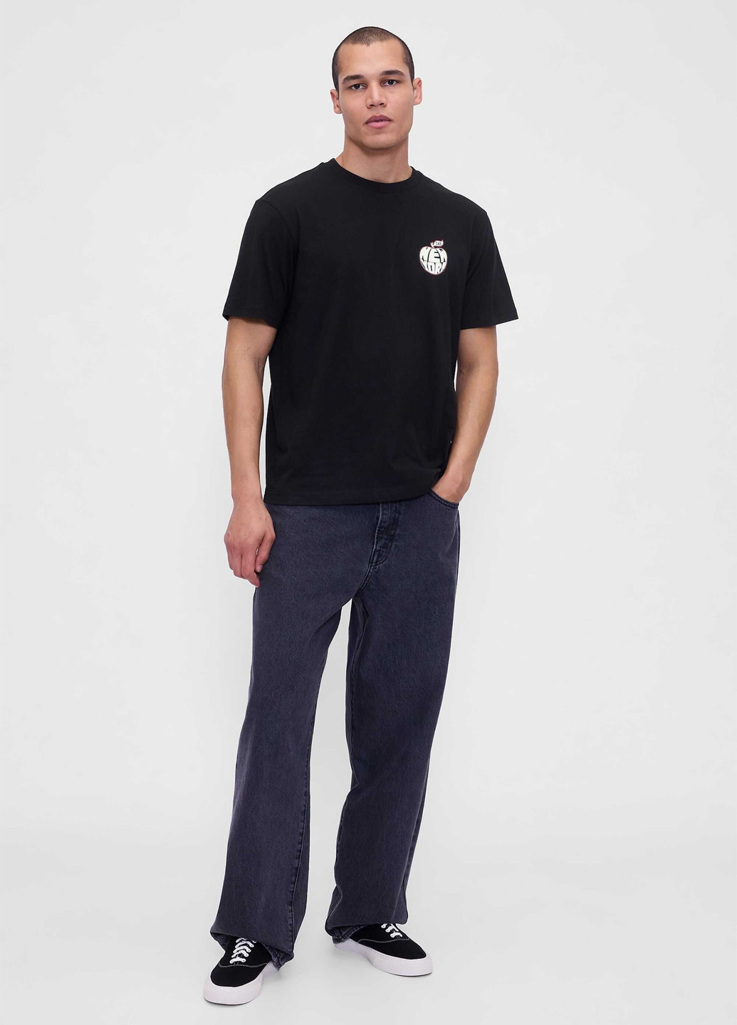 Черная футболка Gap