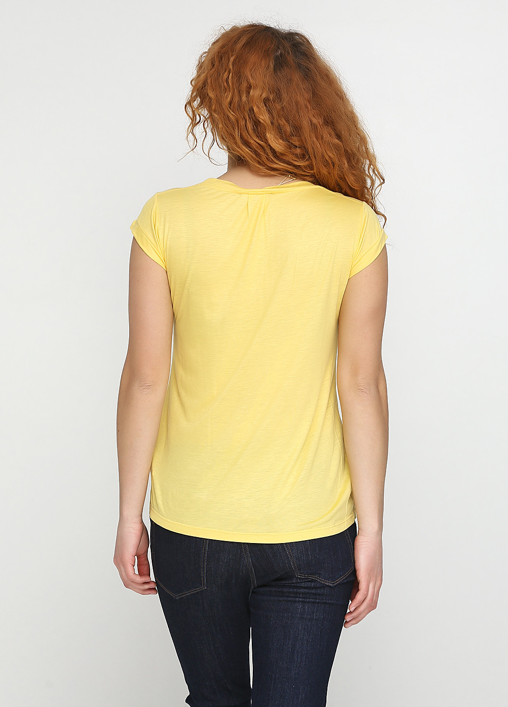 Желтая летняя футболка Sassofono