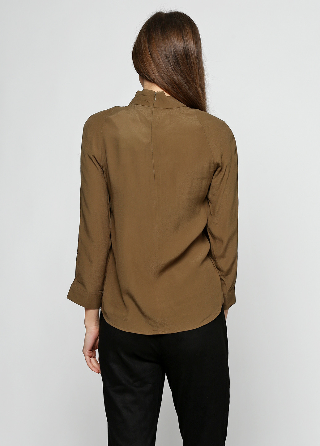 Оливковая (хаки) демисезонная блуза And Less