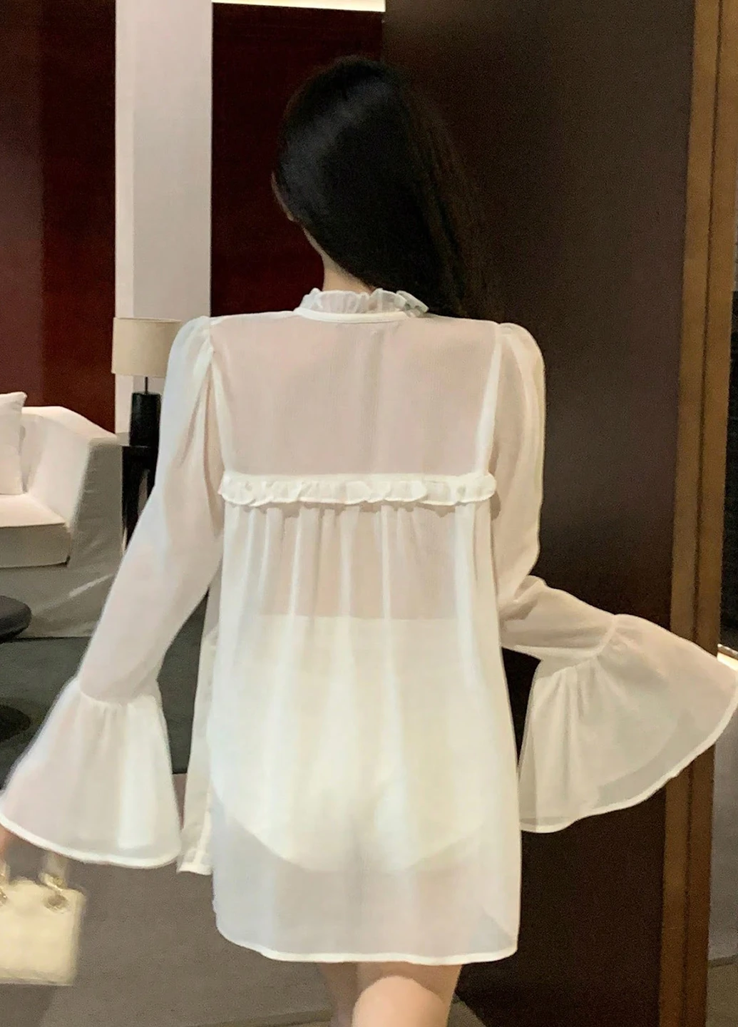 Молочна блуза SHEIN