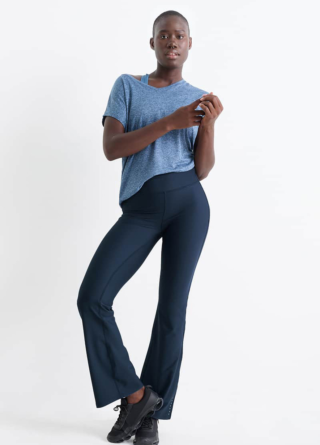 Темно-синие демисезонные клеш брюки C&A