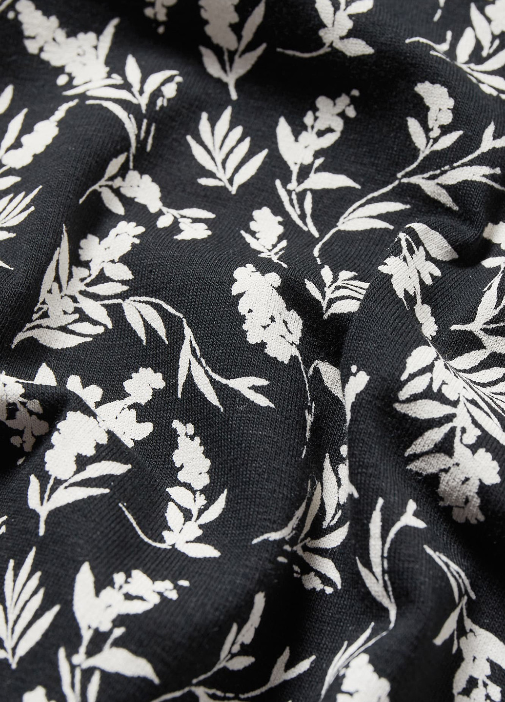 Черное кэжуал платье платье-футболка C&A с цветочным принтом