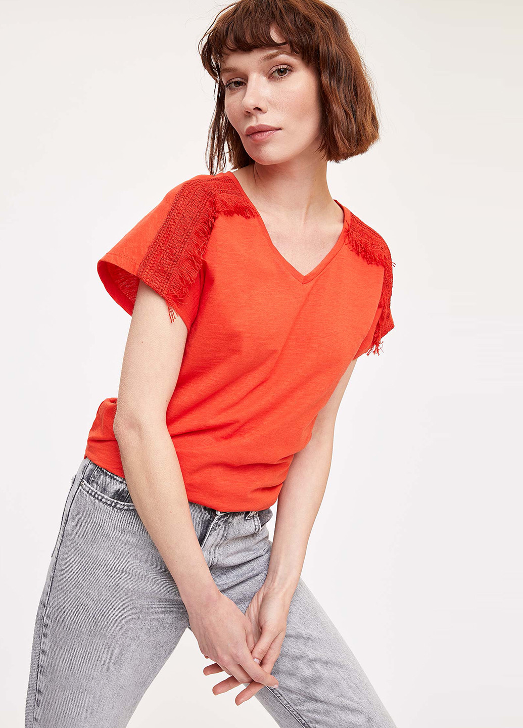 Оранжево-красная летняя футболка DeFacto