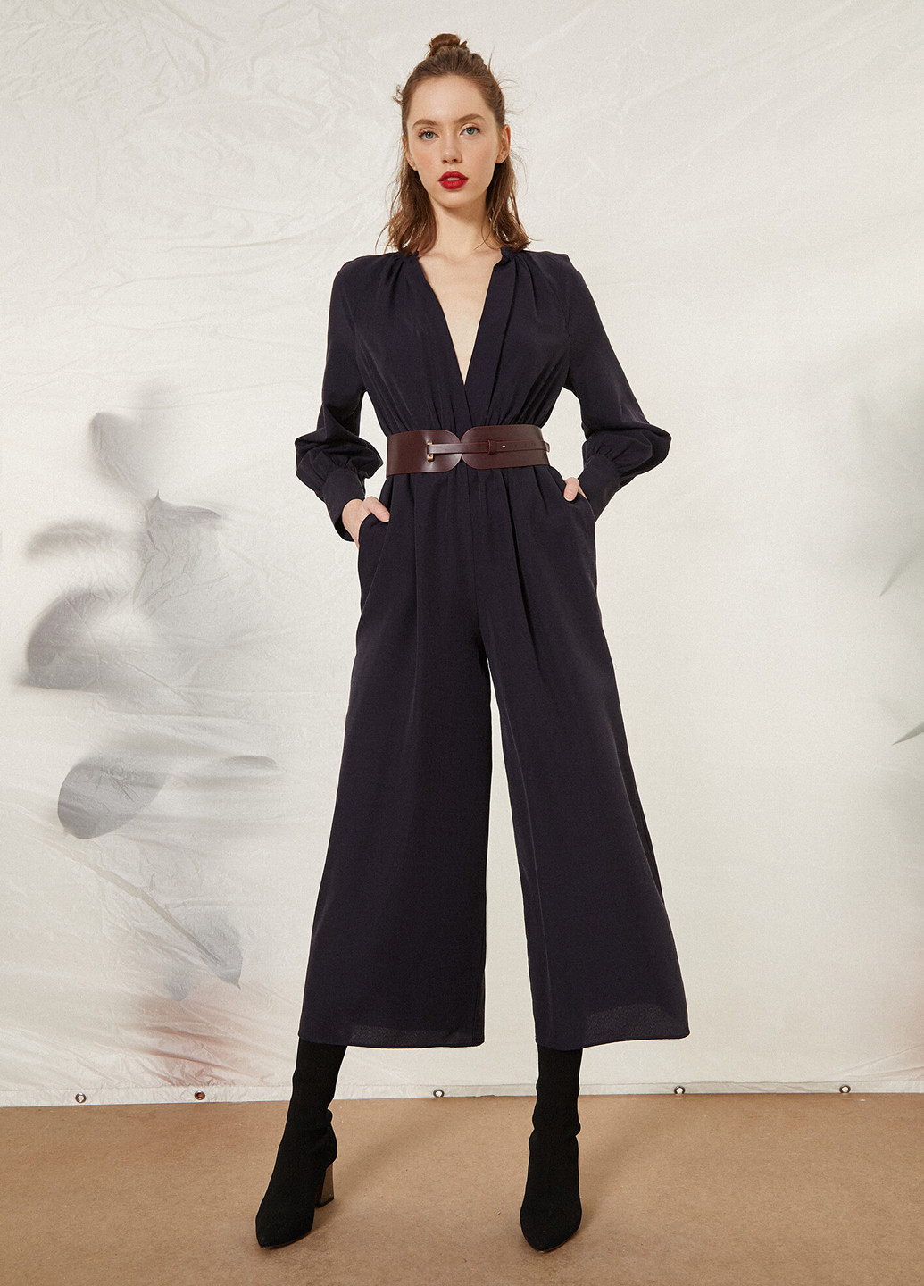 Комбинезон KOTON комбинезон-брюки однотонный чёрный кэжуал вискоза