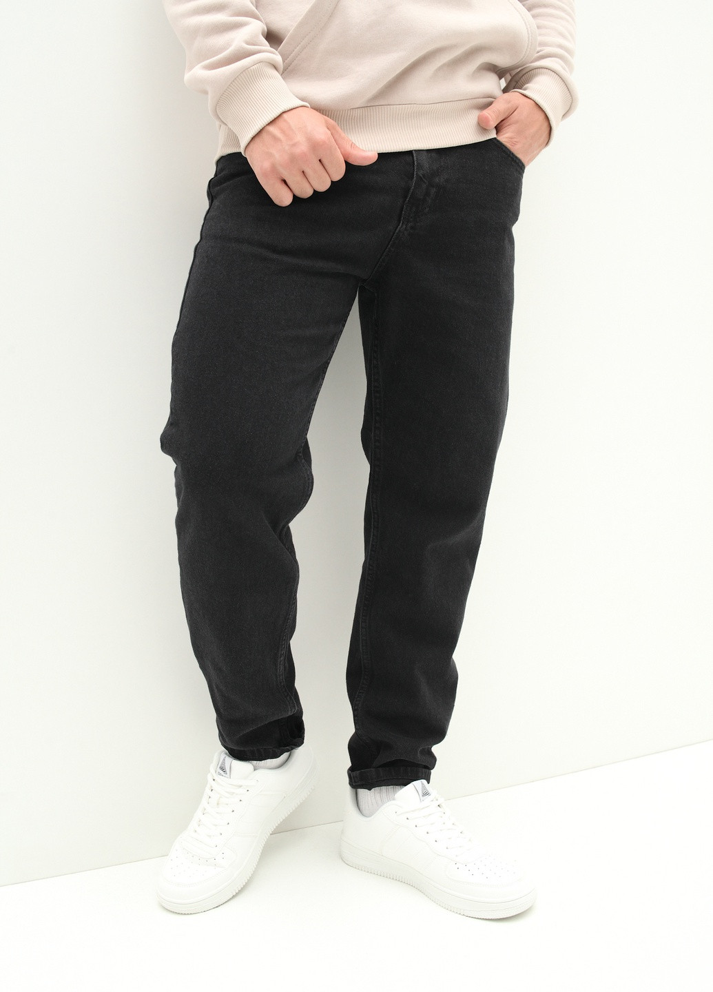Черные демисезонные джинсы Figo