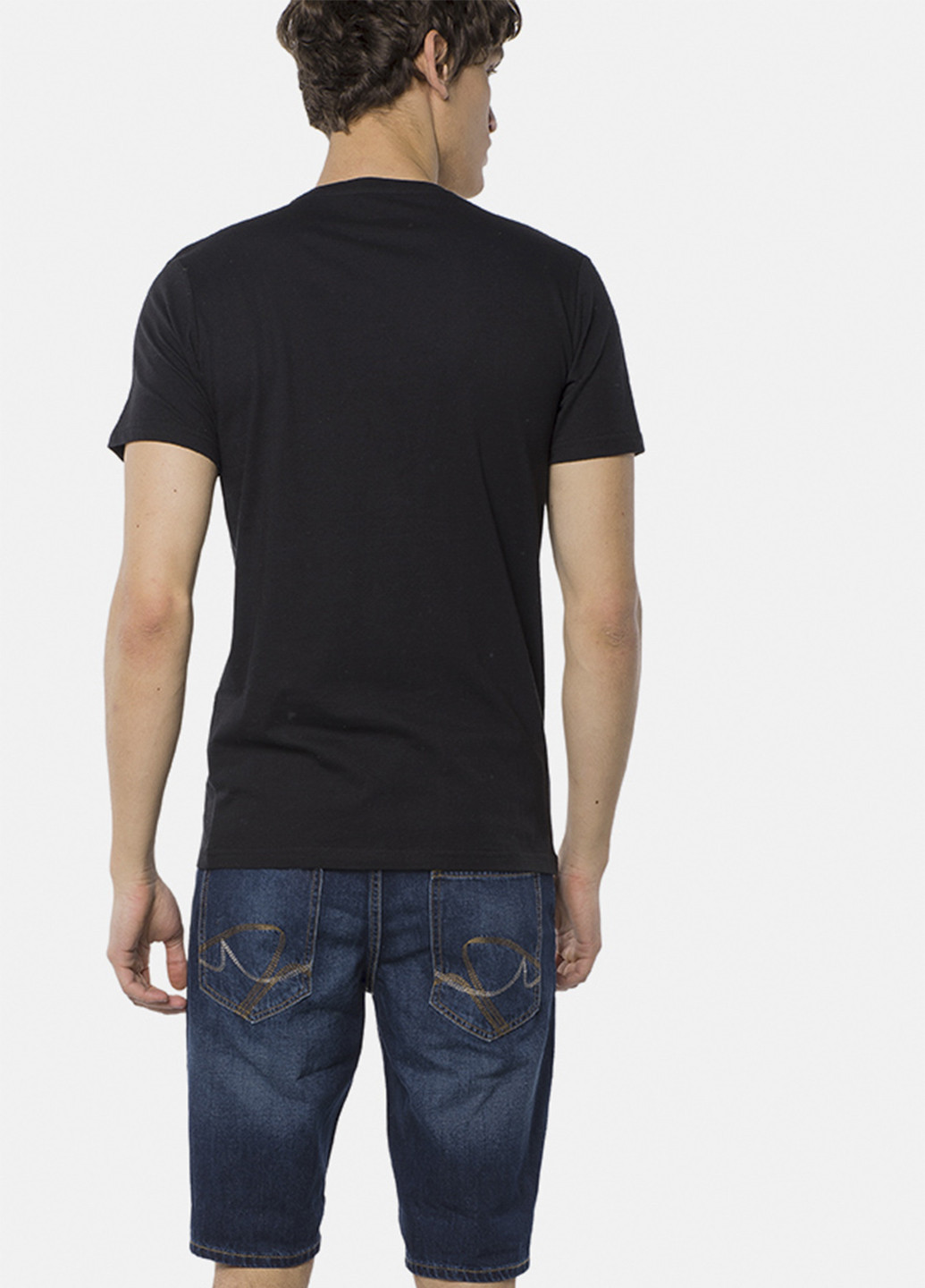 Черная футболка MR 520