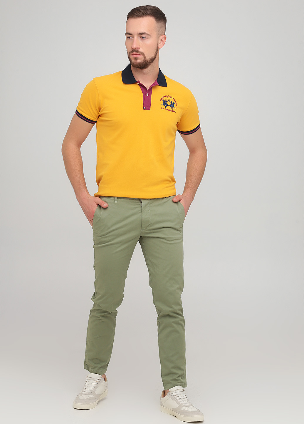 Оливковые кэжуал демисезонные чиносы, прямые брюки United Colors of Benetton