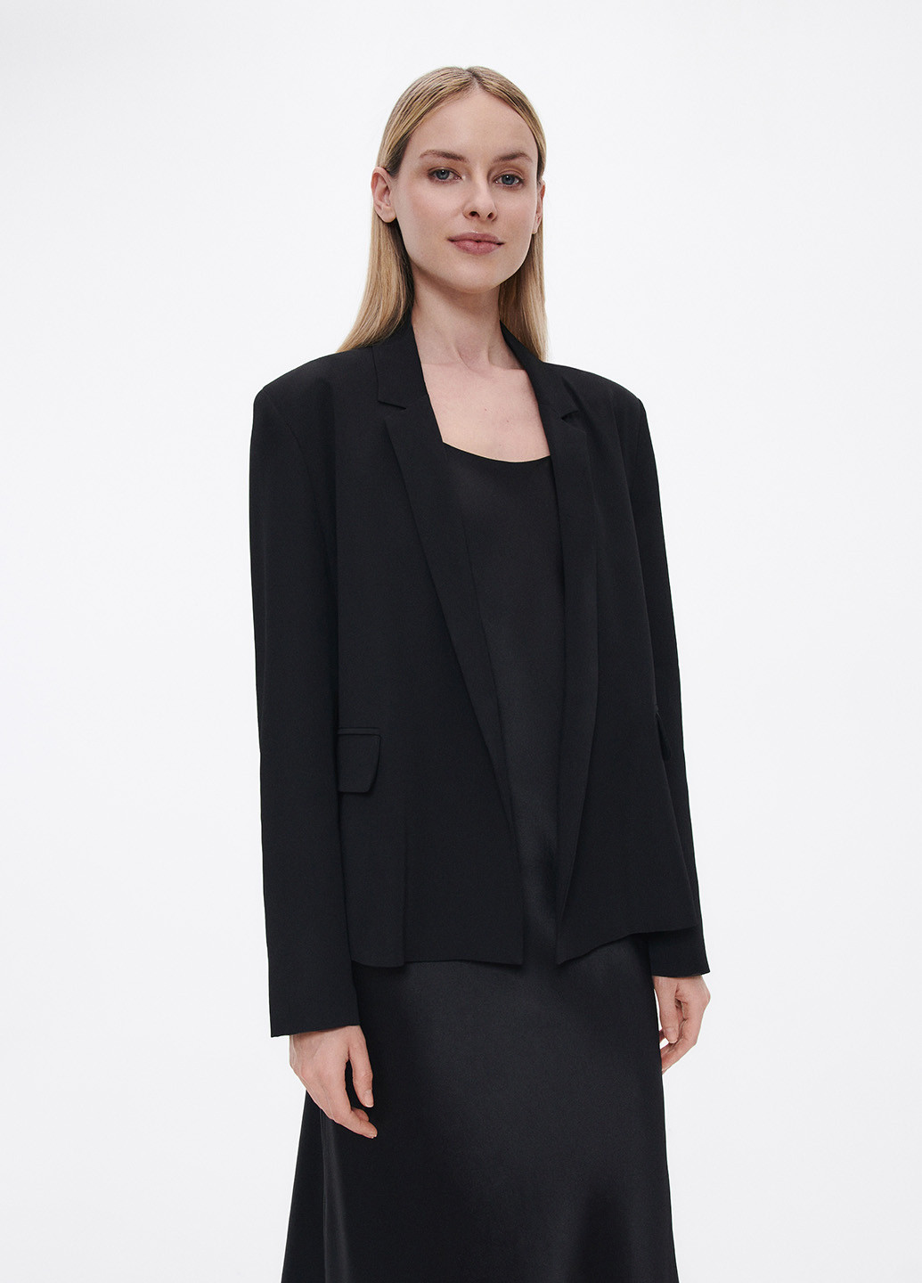 Черный женский жакет Reserved однотонный - демисезонный