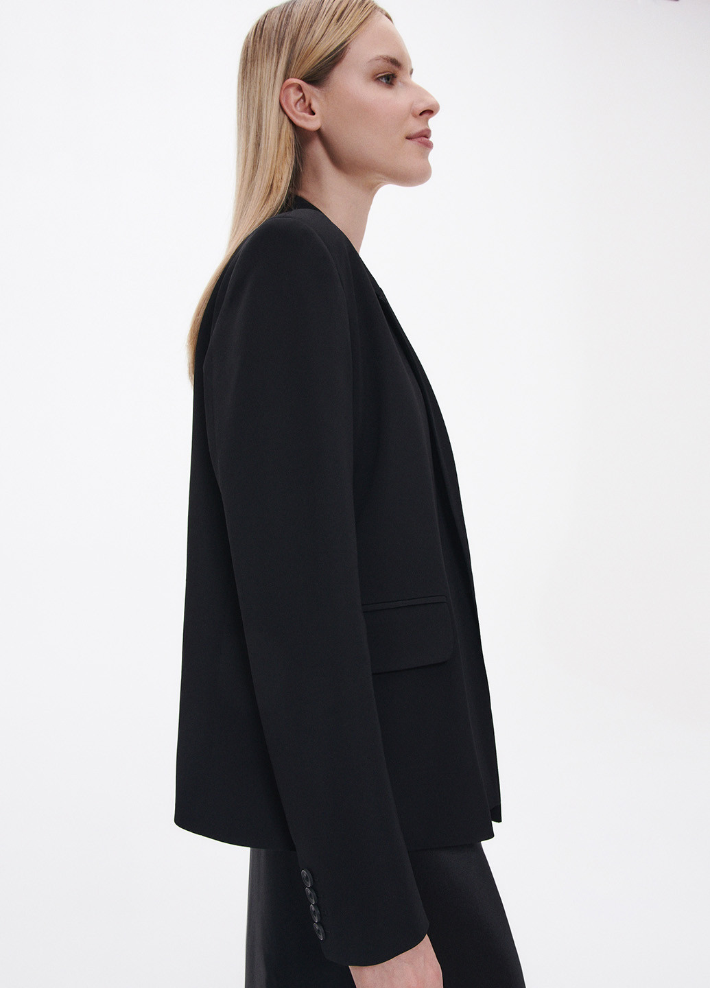 Черный женский жакет Reserved однотонный - демисезонный