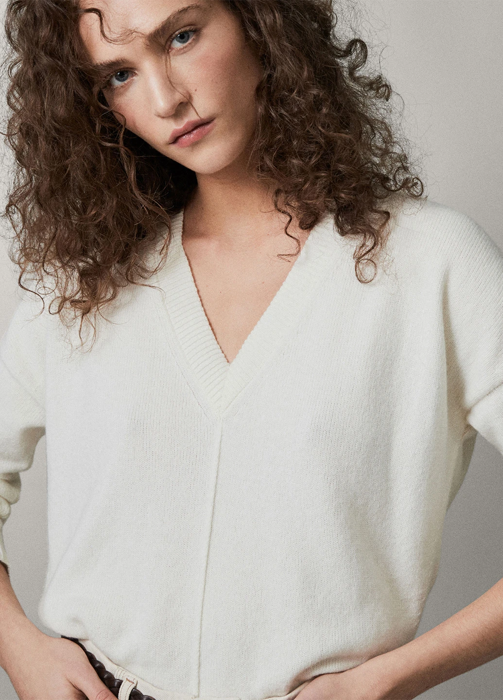 Молочний демісезонний пуловер пуловер Massimo Dutti