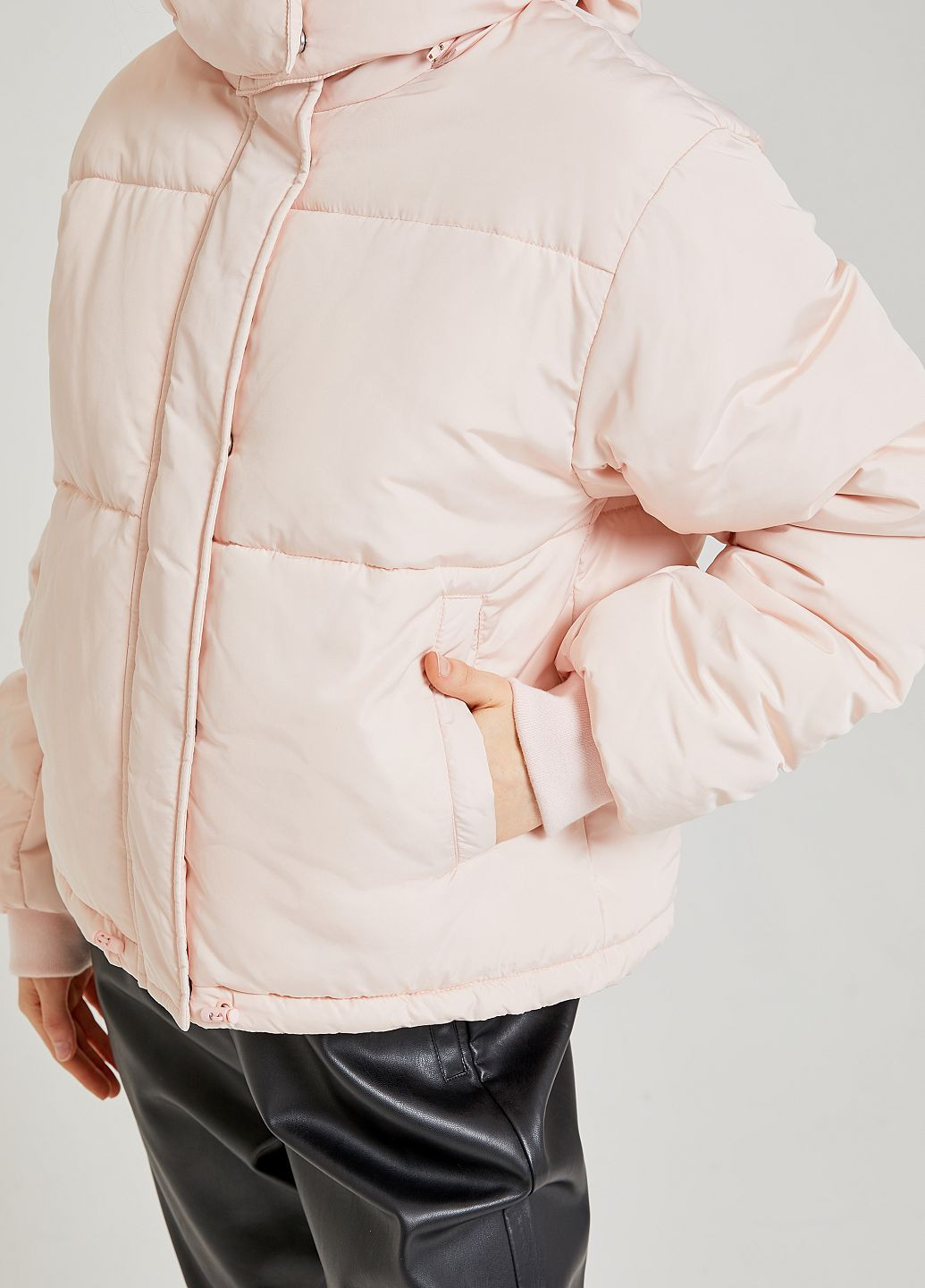 Светло-розовая демисезонная куртка SELA