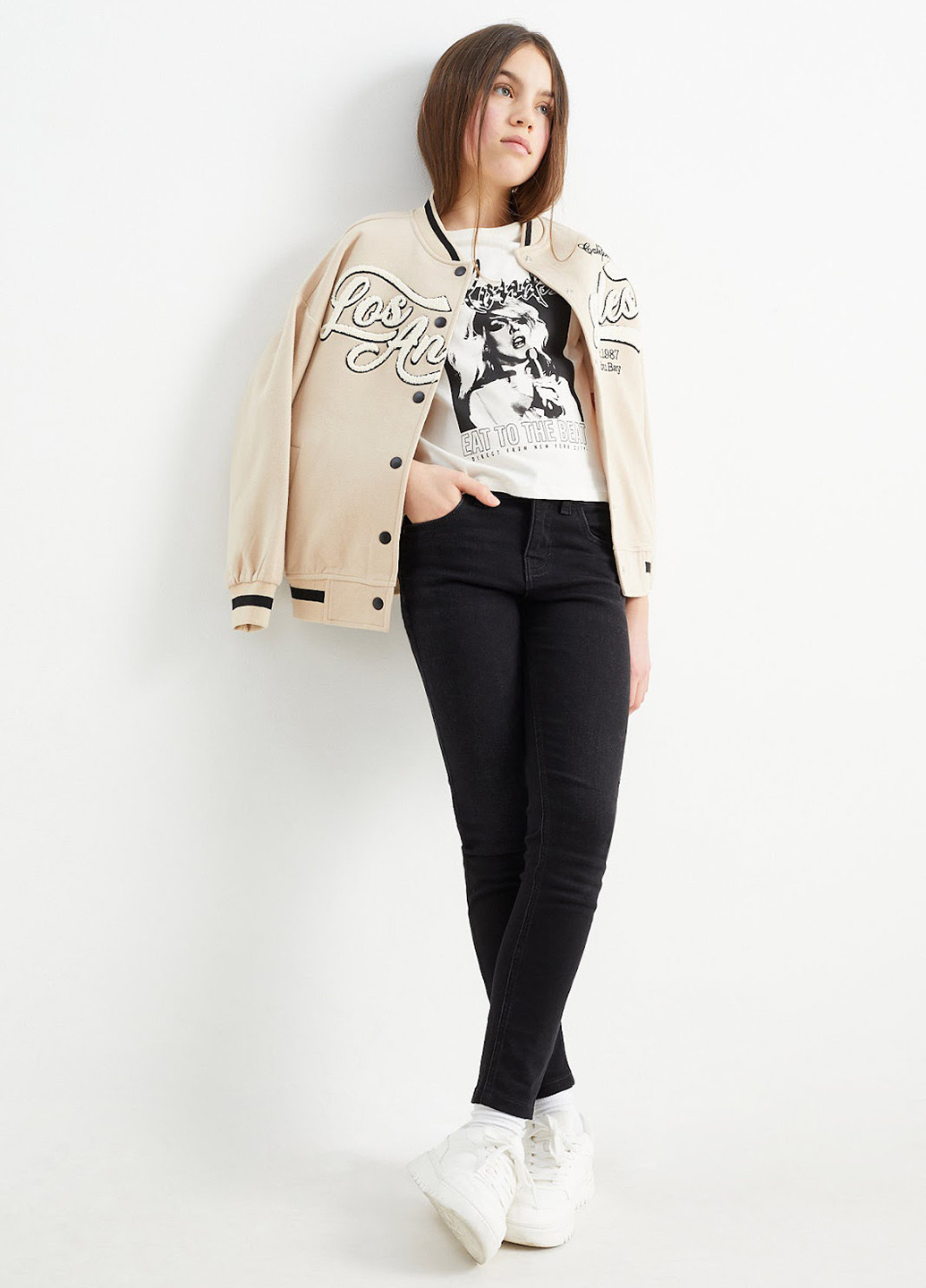 Молочная летняя футболка C&A