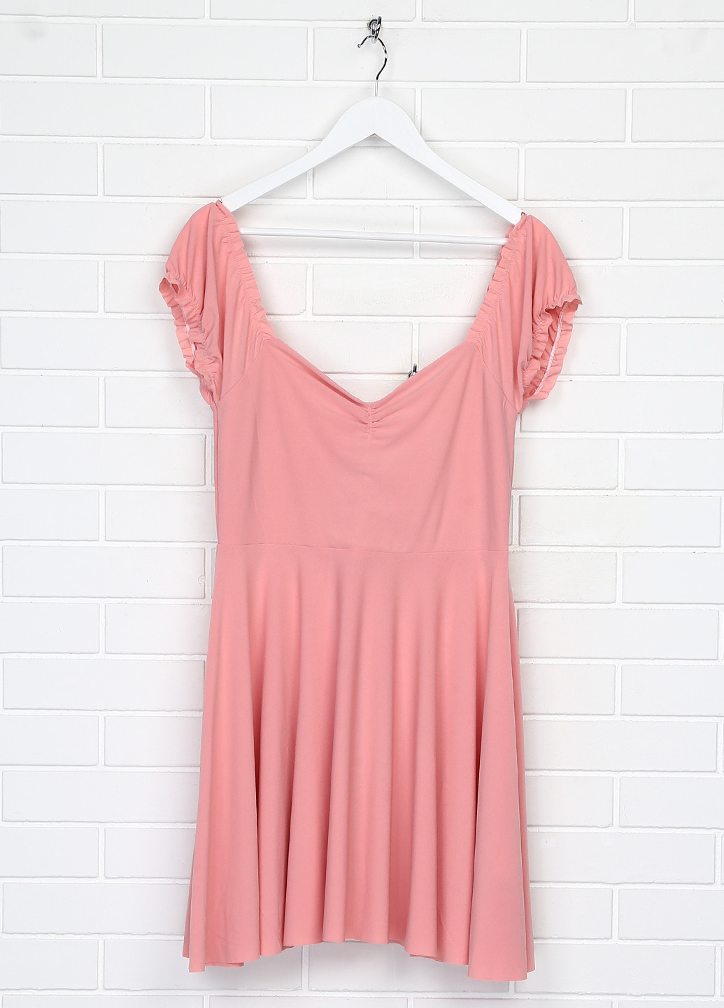 Светло-розовое кэжуал платье с открытой спиной, клеш H&M однотонное