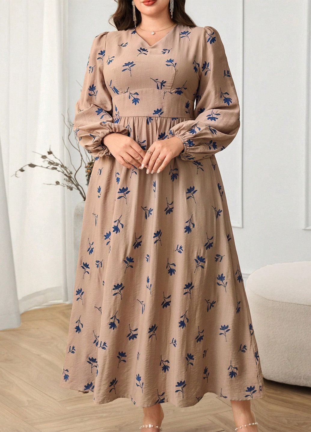 Бежевое кэжуал платье а-силуэт SHEIN с цветочным принтом