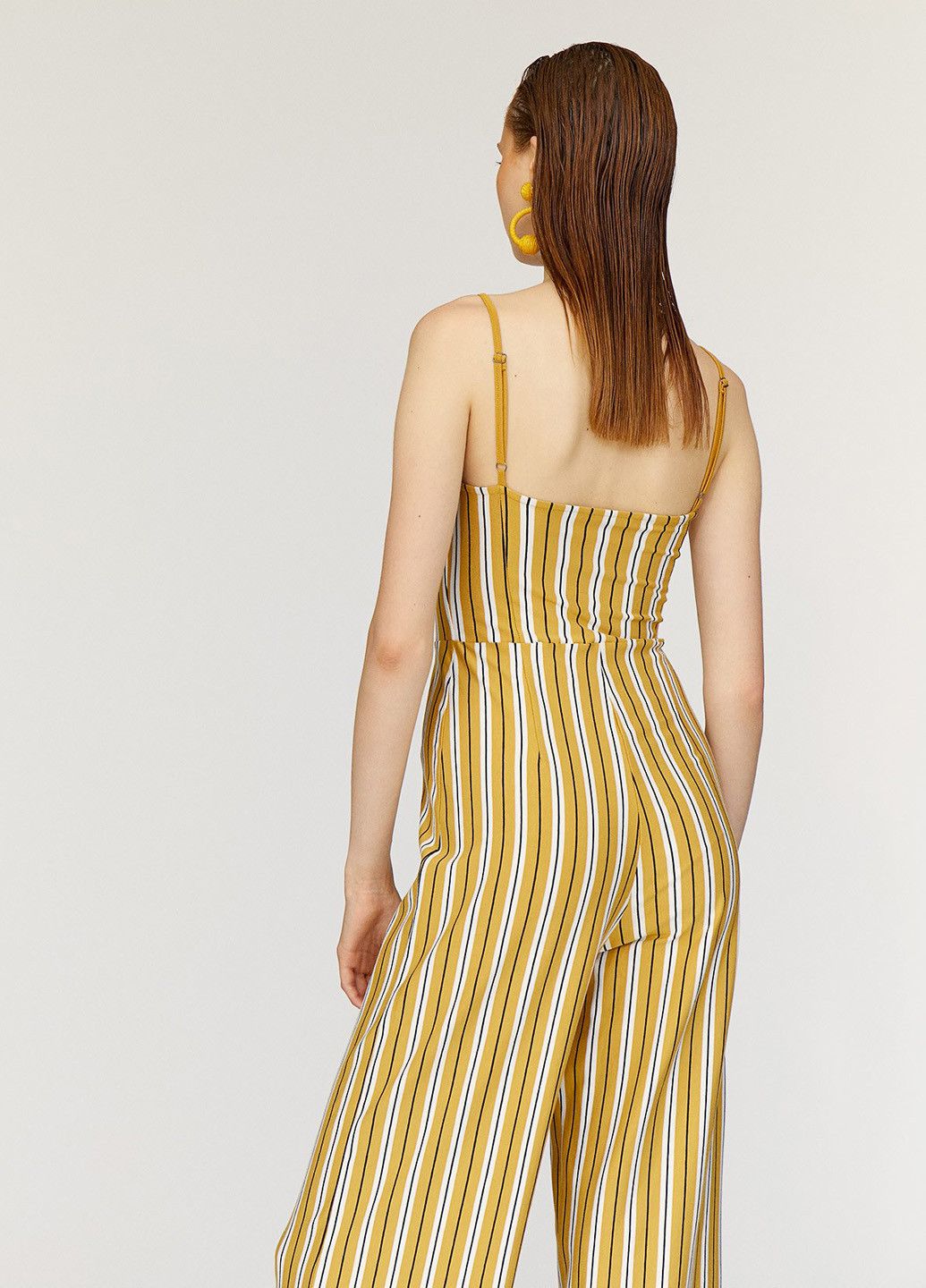 Комбинезон Stradivarius комбинезон-брюки полоска жёлтый кэжуал вискоза