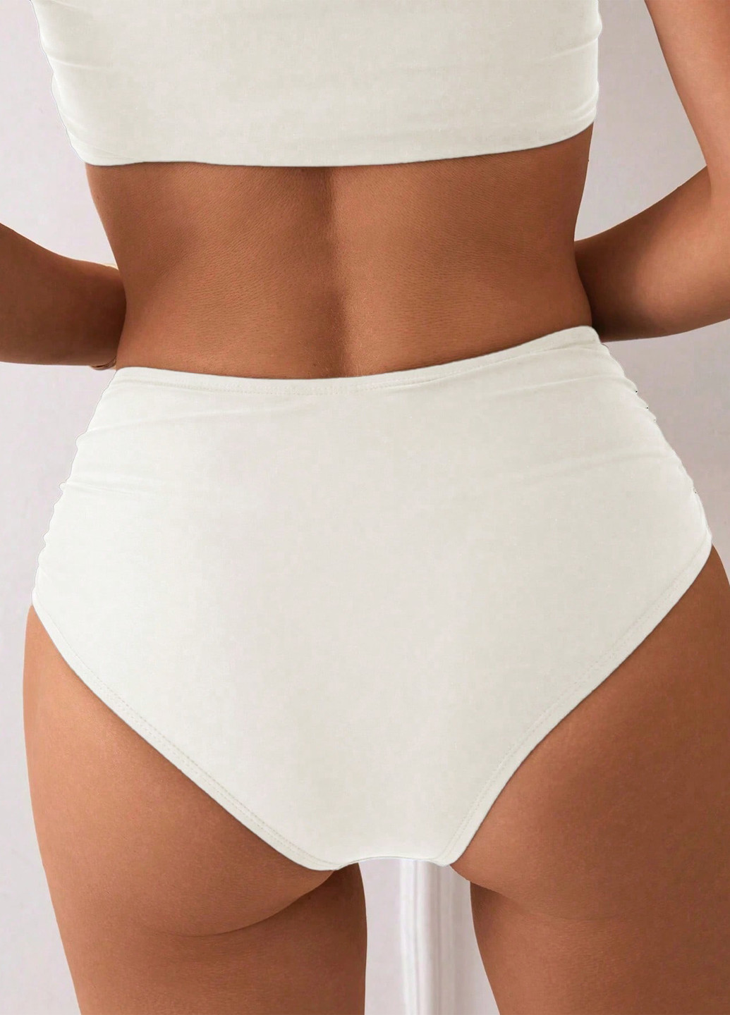 Бежевые купальные трусики однотонные SHEIN